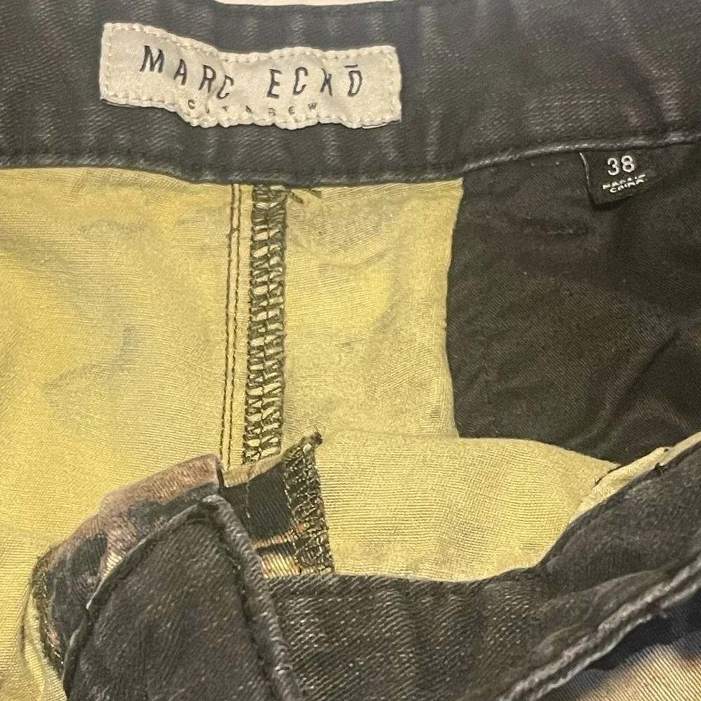 Marc Ecko‎ shorts dirt bike print mens size 38 tan black pre-owned condition